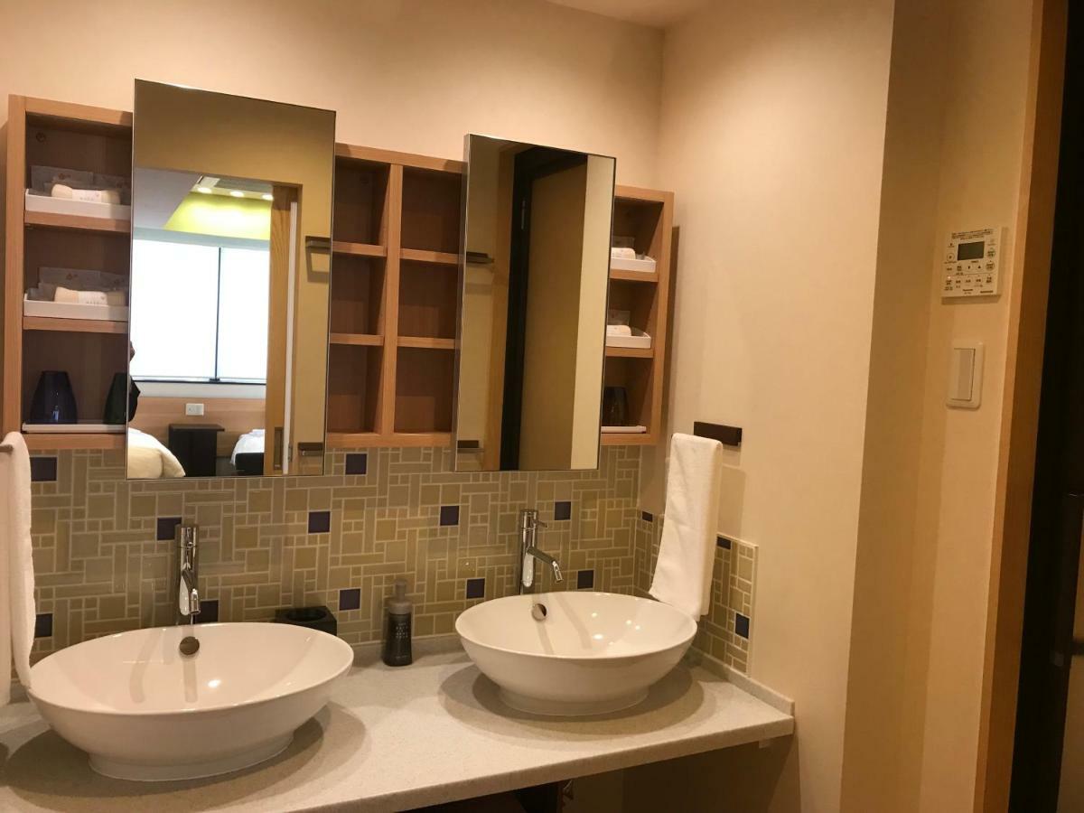 Hotel Yururito Oszaka Kültér fotó